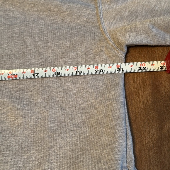 Old Navy tulip hem hoodie with side pockets - Picture 8 of 10